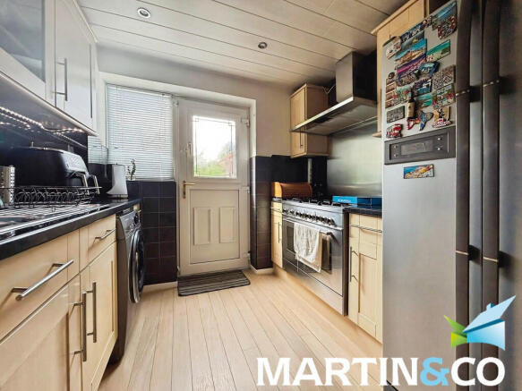 3 bed Detached to rent Image 5