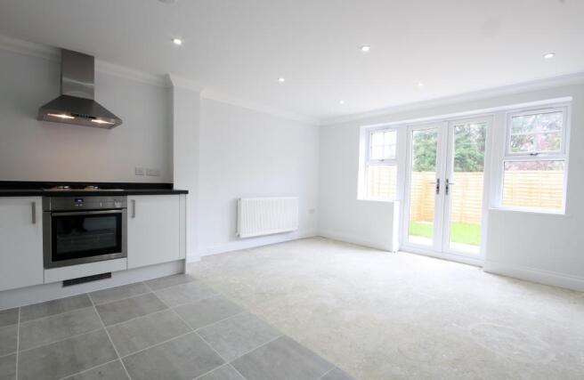 KITCHEN/LOUNGE