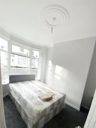 3 bed Terraced to rent Image 4