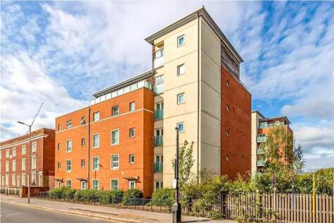 Malcolm Place, Reading