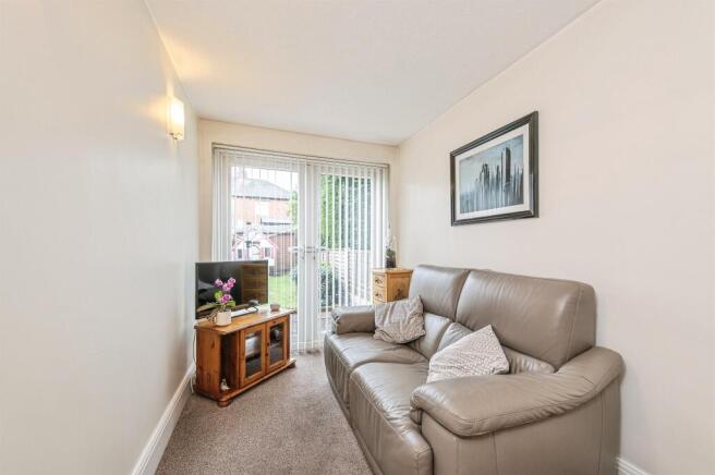 4 bed Semi-Detached for sale Image 6