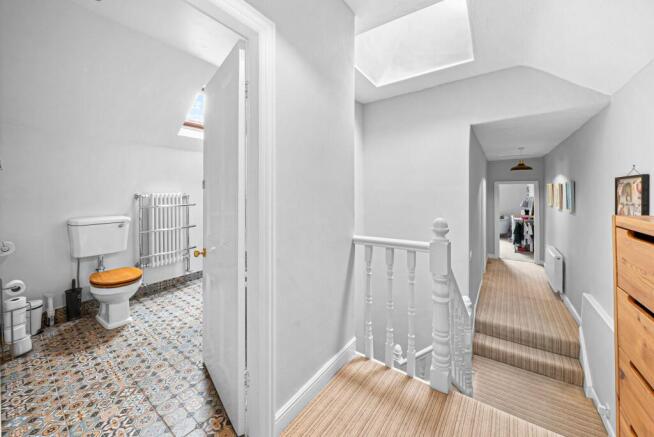 5 bed Semi-Detached for sale Image 12