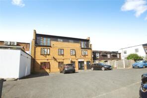 4, 27 Archers Apartments, Haysoms Close, Romford RM1 4DL