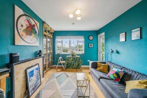 11, Faulkner House, Horne Way, London SW15 1HT