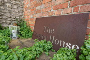 84 85 The Corner House, High Street, Warminster BA12 7JG