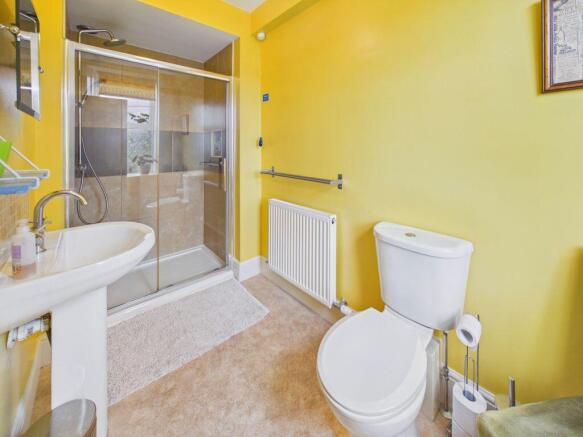 4 bed Semi-Detached for sale Image 6