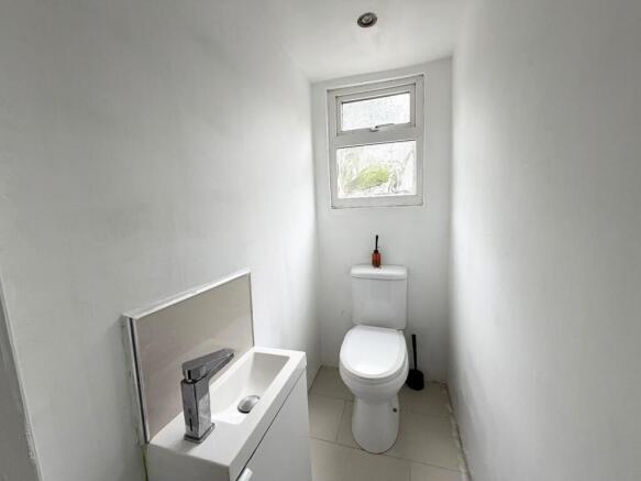 3 bed Semi-Detached for sale Image 5