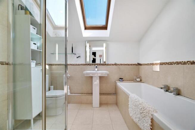 22 Wootton Hill Road Interior-39 Ensuite.jpg