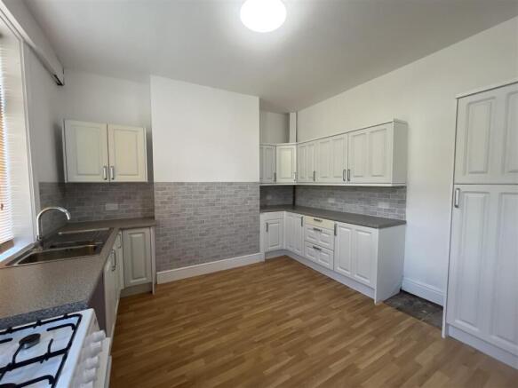 3 bed Terraced for sale Image 6