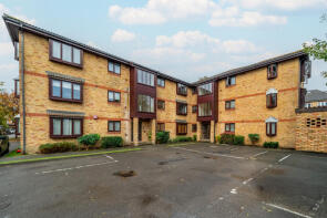 Flat 24, Belgravia Court, St Georges Close, Horley RH6 9HX
