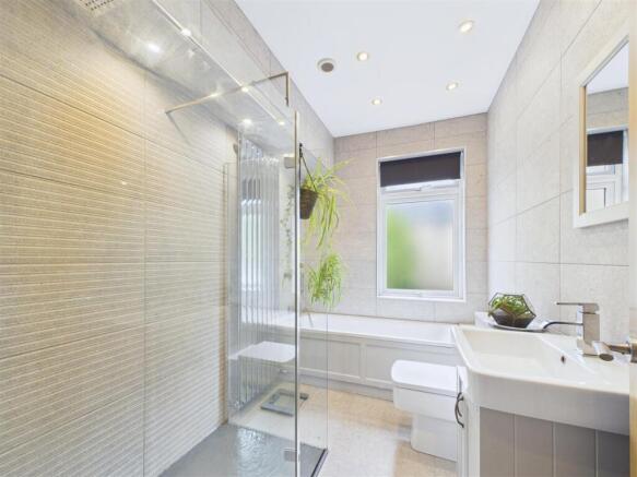 3 bed Terraced for sale Image 12