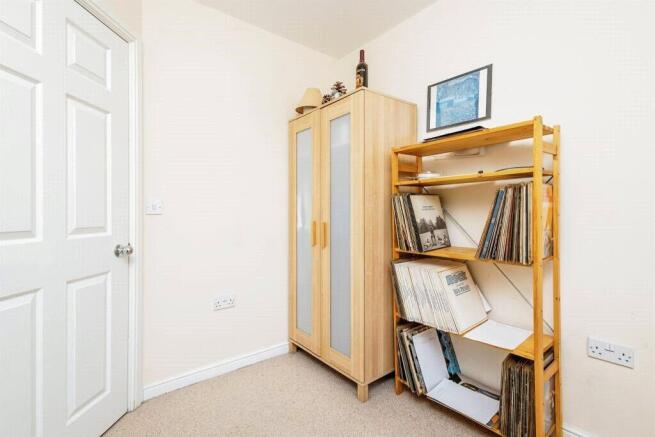 3 bed Town House for sale Image 7