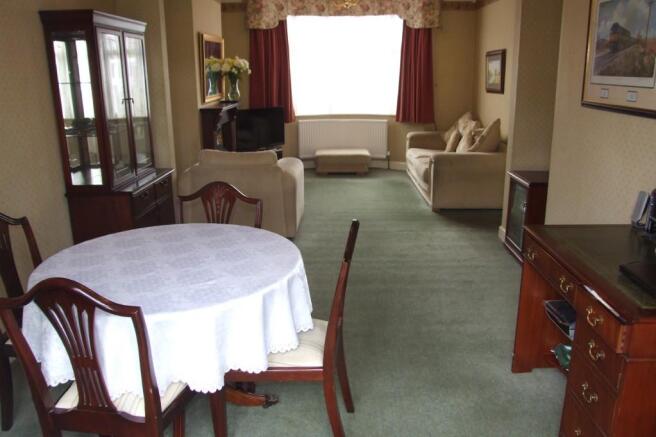 Dining/lounge
