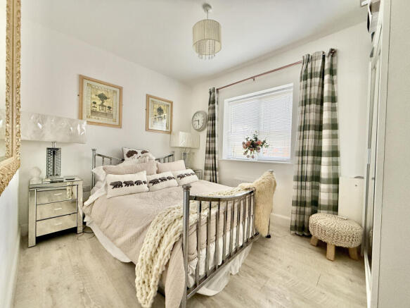 4 bed Detached for sale Image 12