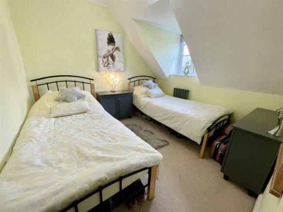 7. bed3.jpg