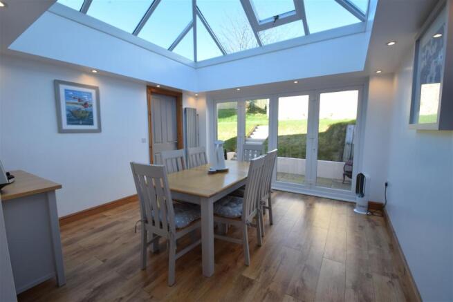 Dining area.JPG