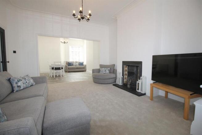 Park Rd, 50A, Lounge & dining room.JPG