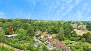 2, Hunters Lodge, Castle Hill, Robertsbridge TN32 5UE