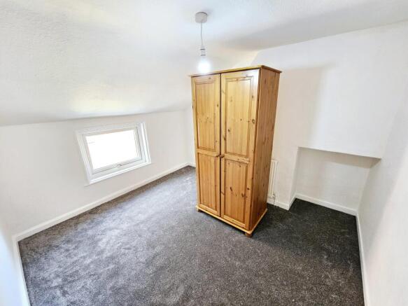 3 bed Terraced for sale Image 11
