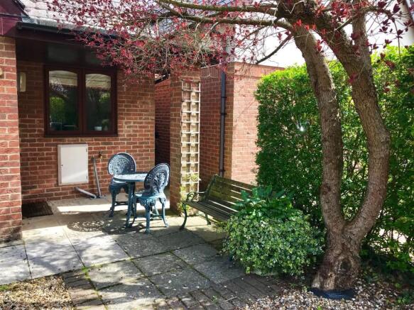 Front garden 1.jpg