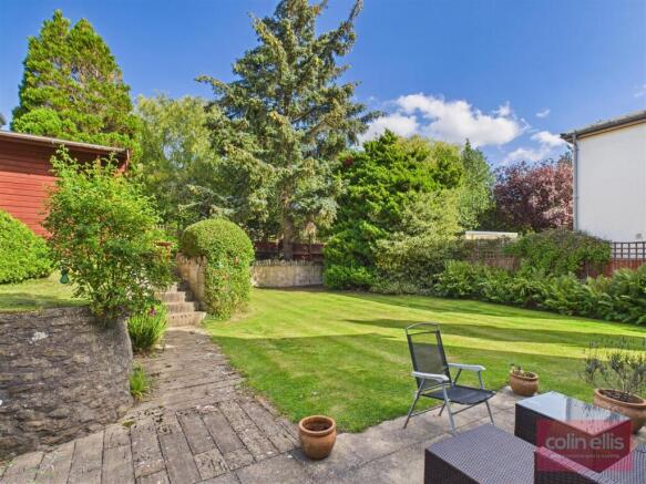 4 bed Detached for sale Image 7
