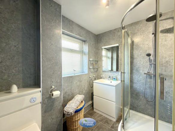 4 bed Detached for sale Image 4