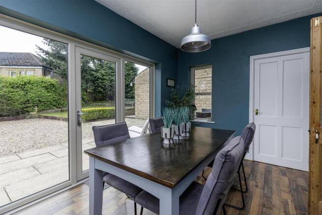 4 bed Detached for sale Image 12