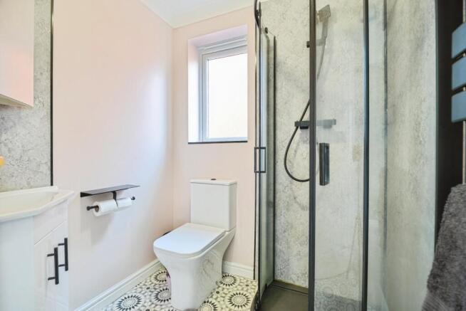 4 bed Detached for sale Image 8