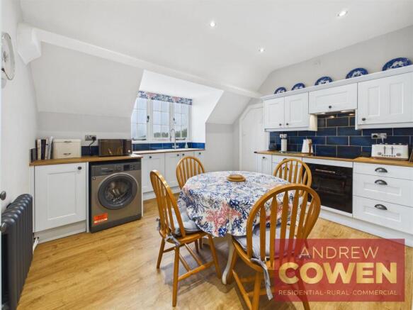2 bed Flat for sale Image 8