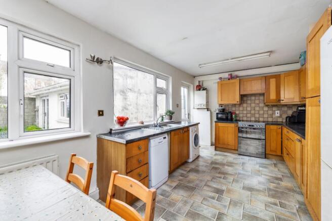 Kitchen/ Dining Room