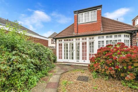 Stradbroke Grove, Ilford