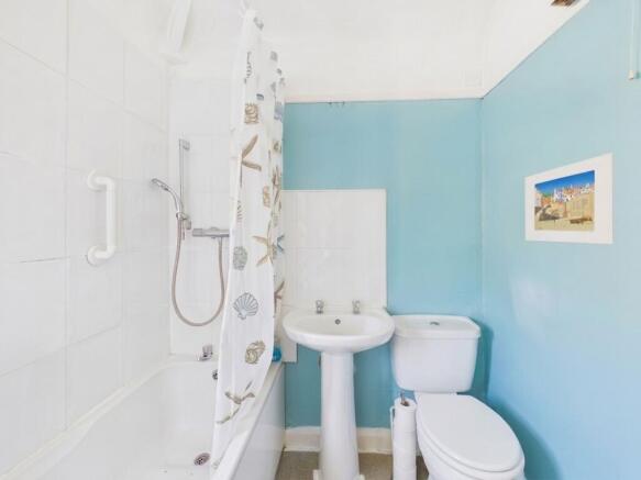 3 bed Semi-Detached for sale Image 8