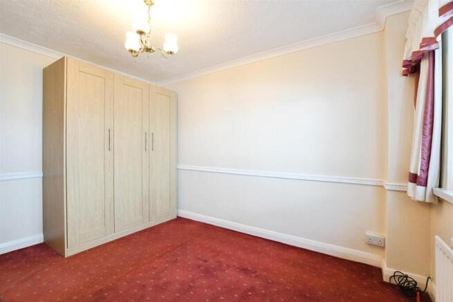 4 bed Semi-Detached Bungalow for sale Image 12
