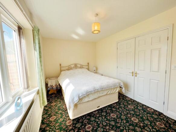 Bedroom 1 pic 2.jpg