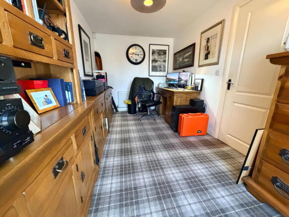 4 bed Detached for sale Image 9