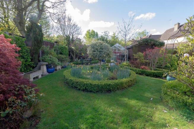 garden 3.jpg