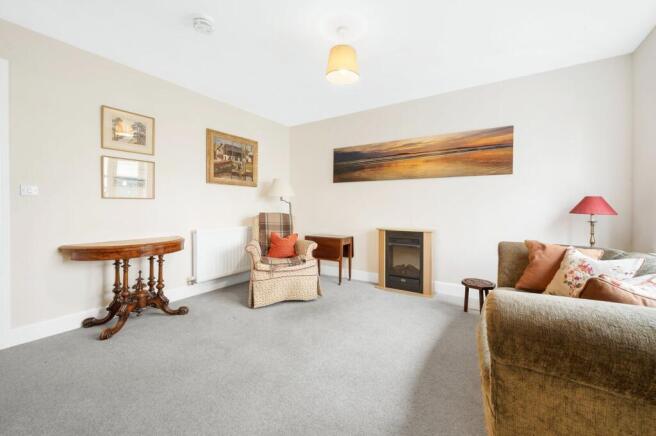 Lady Campbells Court, Dunfermline, KY12 photo 4