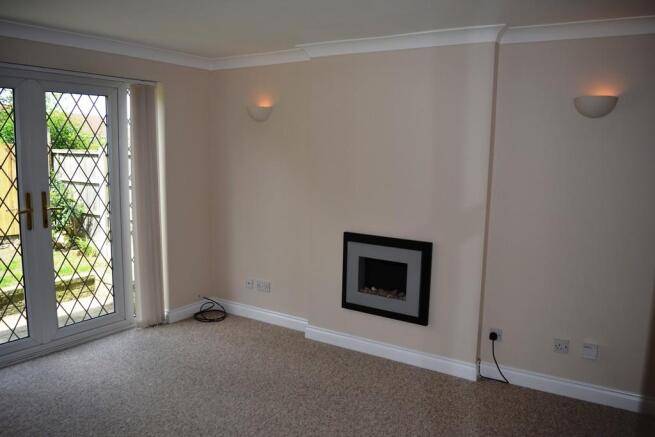 Lounge S66 3YJ