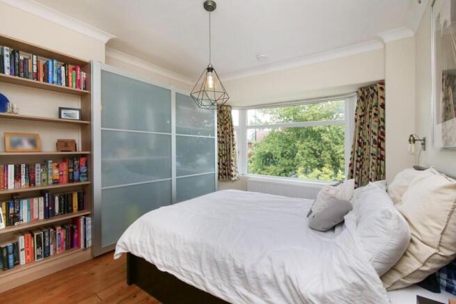4 bed Semi-Detached for sale Image 10