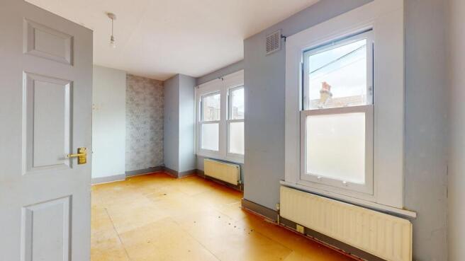 Flat B, 158 Leahurst Road, Hither Green, London, SE13 5NL