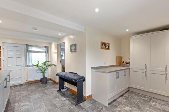 3 bed Town House for sale Image 4