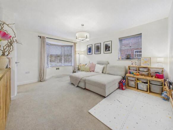 3 bed Semi-Detached for sale Image 4