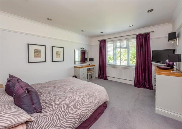 110 Springhill Lane-bed2.jpg