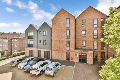 Nailsworth Crescent, Merstham, Surrey