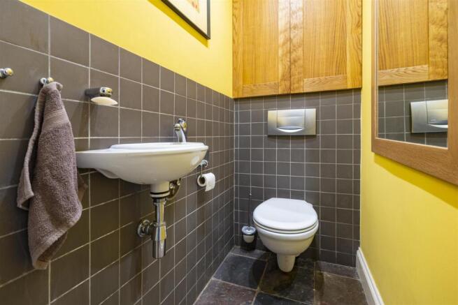 downstairs toilet.jpg