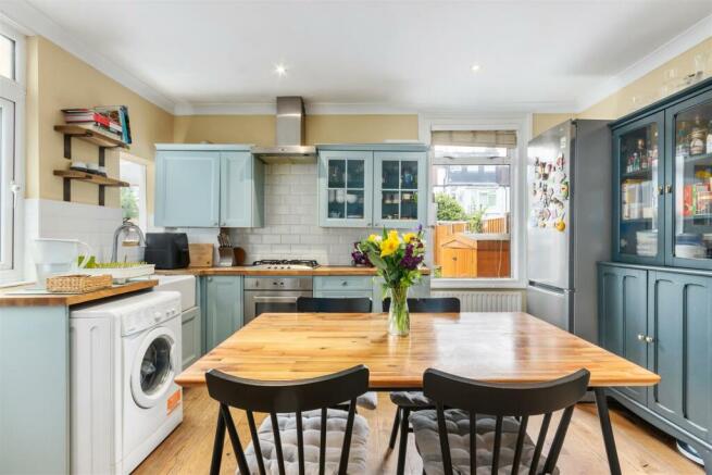 Kitchen/Dining Area