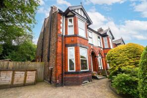 27, Devonshire Road, Salford M6 8HZ