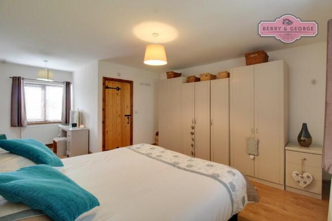 MAIN BEDROOM