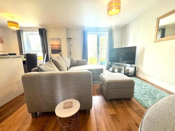 Whitebridge Gardens, Thornbury, BS35 photo 4