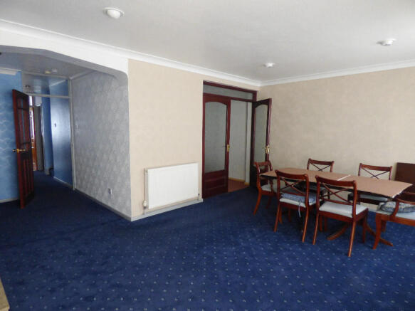Lounge/Dining Room
